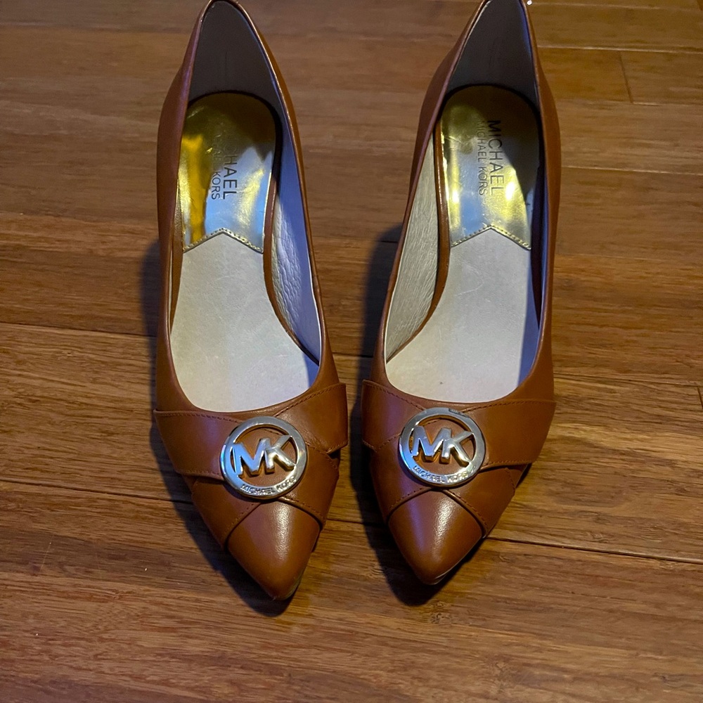 Michael Kors size 7 1/2